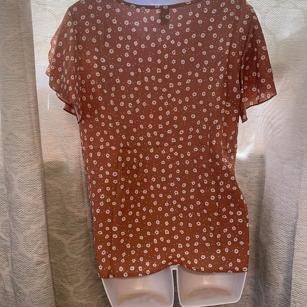 SHEIN Floral Blouse​​​​​​​​​​​​​​​​​​​​ - Picture 4 of 4